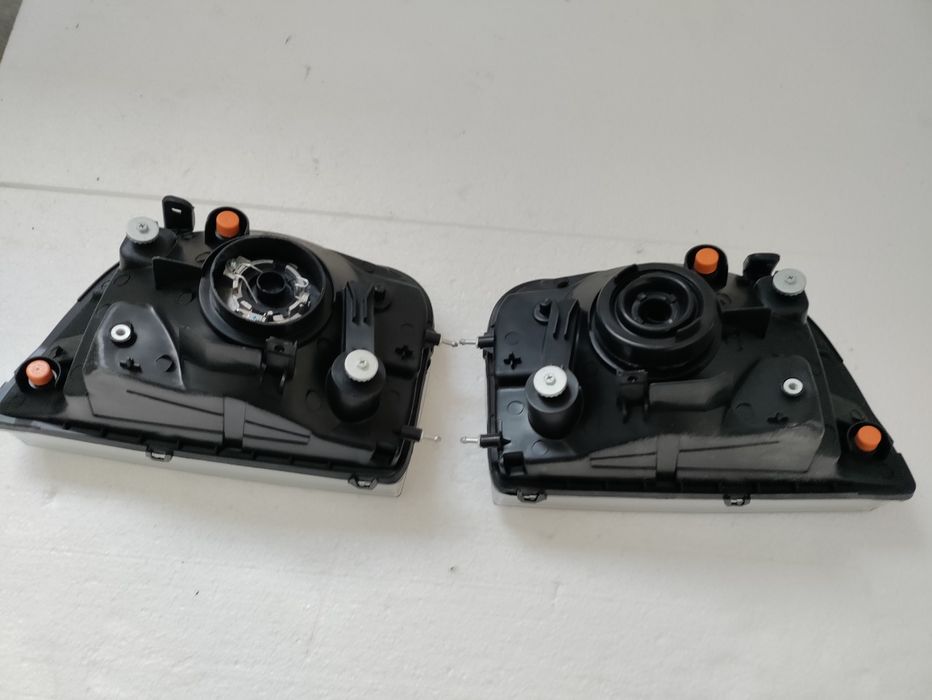 Фари передні права та ліва Mitsubishi L200 1996-2006 нові