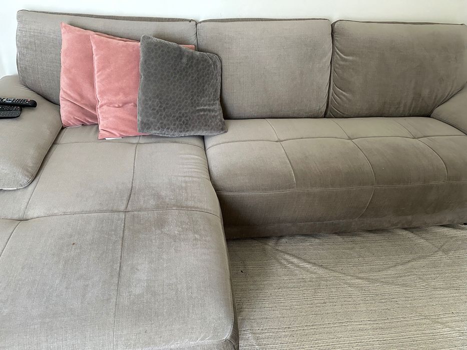 Sofá com chaise longue