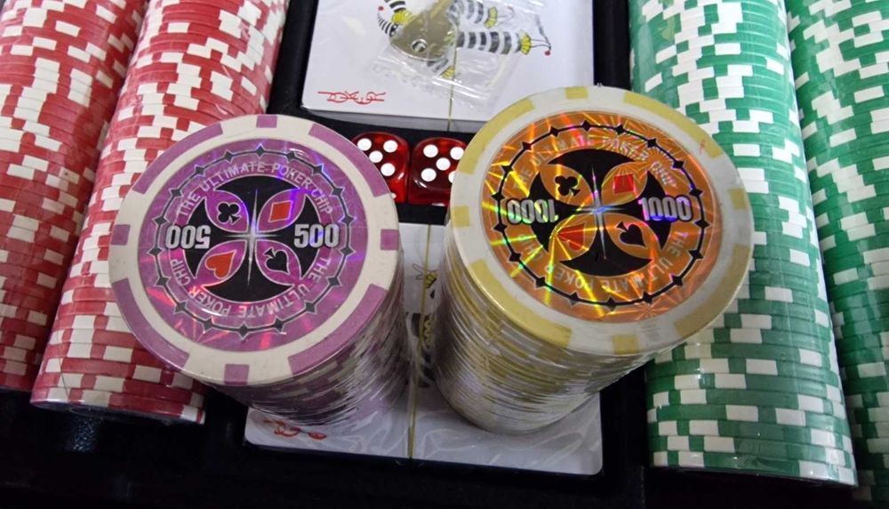 Покер набір в кейсі дві колоди 500фішок Виробник Польша Покерный набор