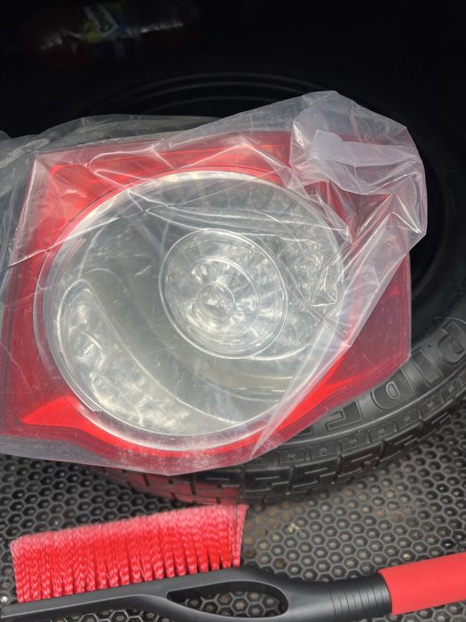 Задня права фара джета 5 2008 jetta