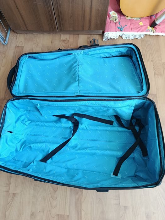 Дорожня валіза на колісах,чемодан