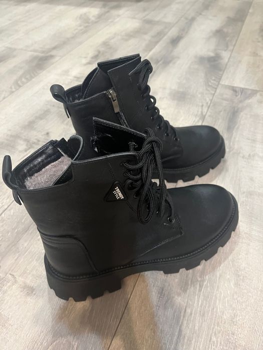 Взуття зимове. Шкіряні черевики.