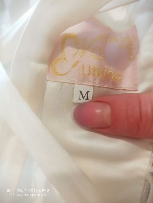 Продам терміново не вінчану весільну сукню.