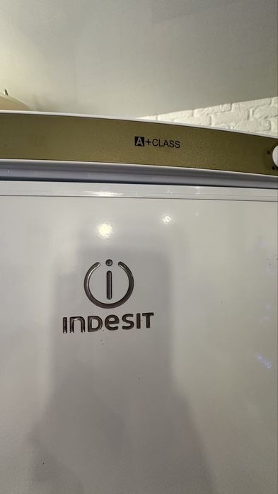 Холодильник INDESIT