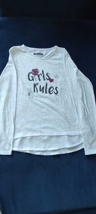 Bluzeczka z długim rękawem rozm. 140 cm.