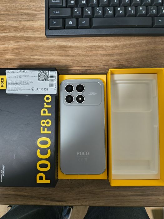 Poco F 8 Pro  12/256gb.Titanium silver.