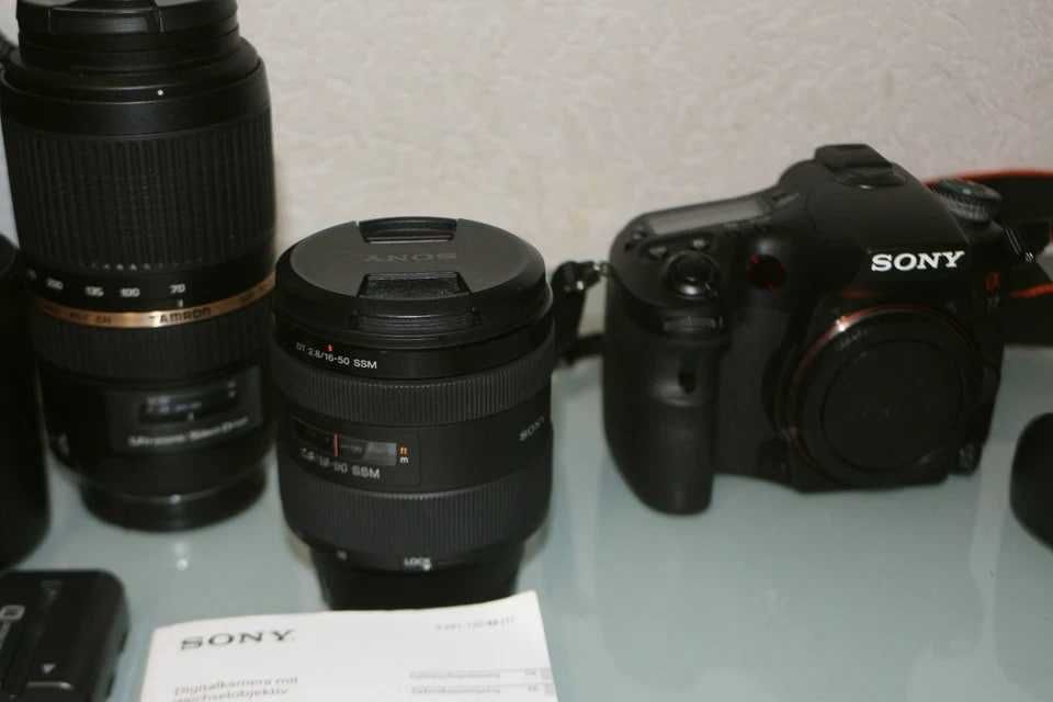 Sony Alpha 77 aparat cyfrowy z 2 obiektywami