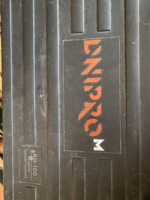 Шуруповерти 2 шт Дніпро М