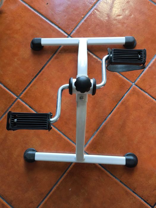 Bicicleta estática nova