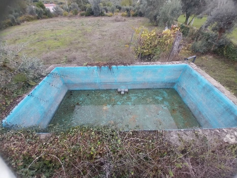 Terreno rústico perto serra da estrela