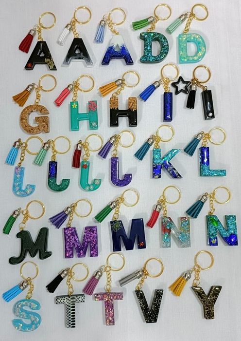 varios porta-chaves e colar