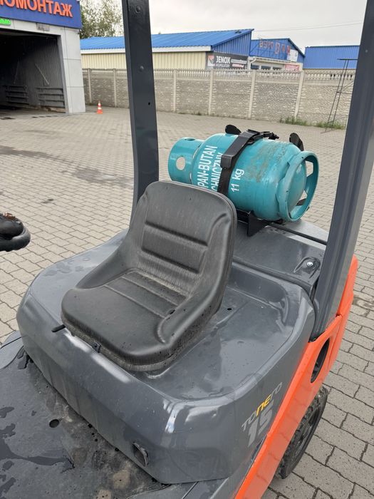 Навантажувач TOYOTA 02-8FG15