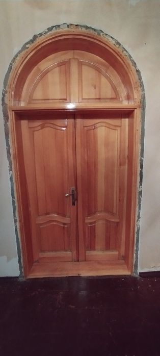 Продам дерев'яні двері під арку