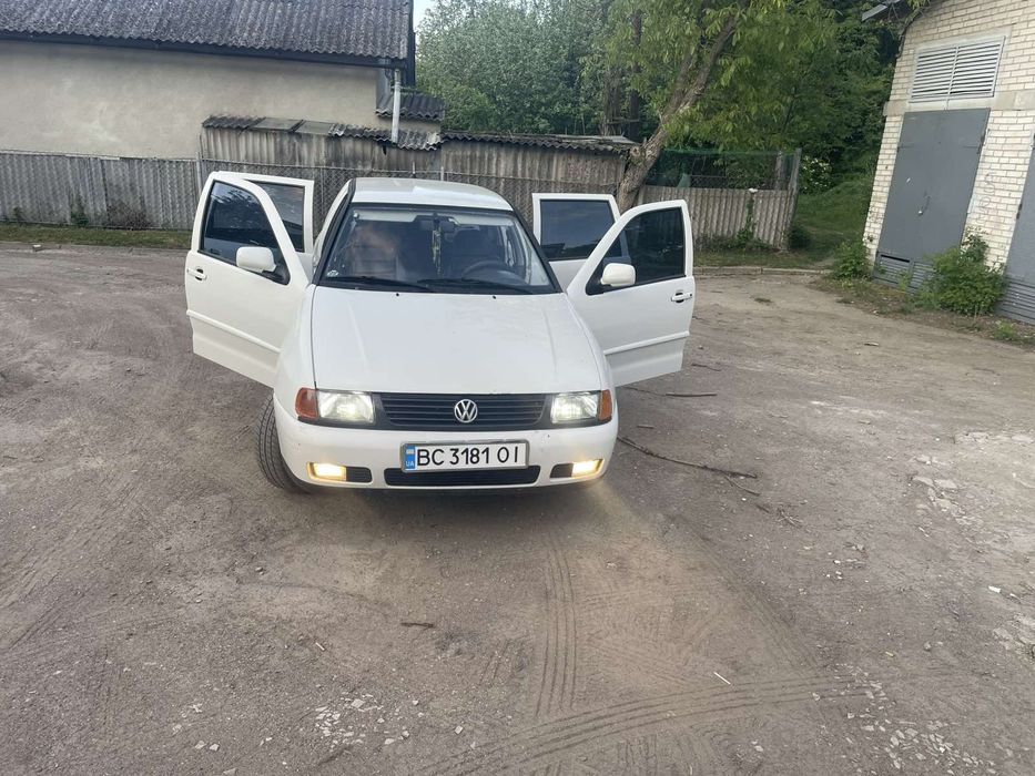Volkswagen polo Universal