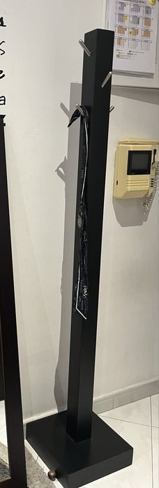 Cabide madeira preto 6 ganchos