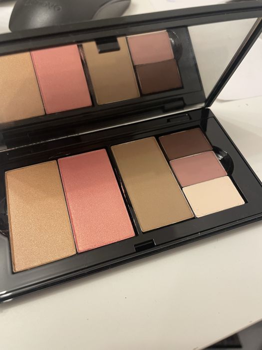 Nowy Puder Brązujący z ChromaFusion do Konturowania - Latte