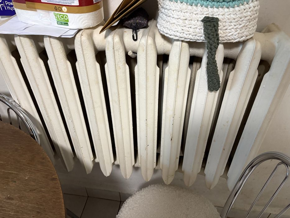 Żeliwne grzejniki NRD – retro loft, sprawne, mocne