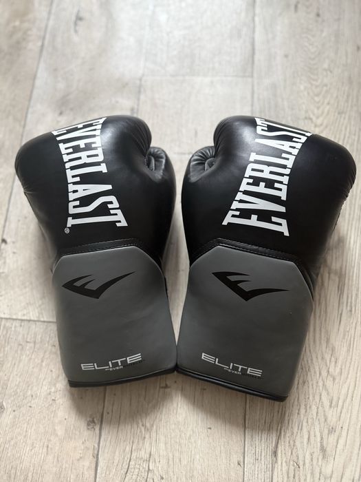 Боксерские перчатки  Everlast