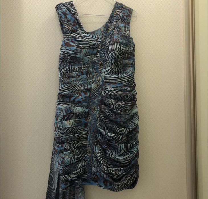 Новогоднее вышитое бисер коктейльное платье покрой леопард вечернее