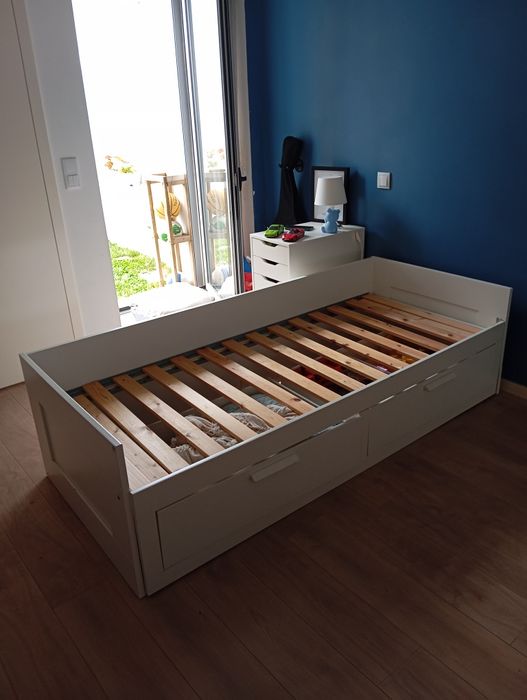 Cama modelo IKEA BRIMNES