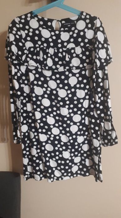 Sprzedam sukienkę roz.128 Reserved