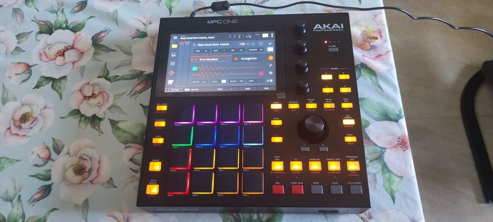 Akai mpc one profesjonal.