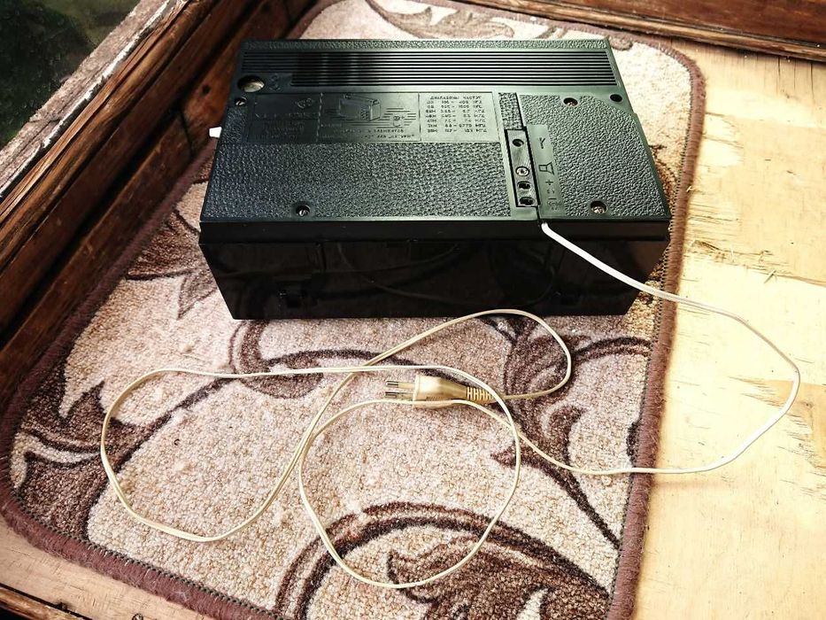 Радиоприемник/радіоприймач VEF-202 + блок питания 9/60 (СССР, ретро)