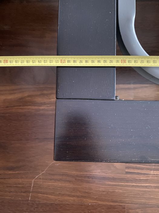 Cama casal com 2 mesas de cabeceira. 2,10 X 170cm