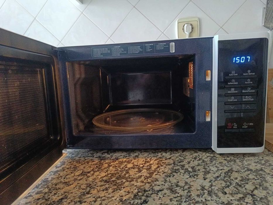 Micro-ondas Samsung Ceramic Inside – Excelente Estado