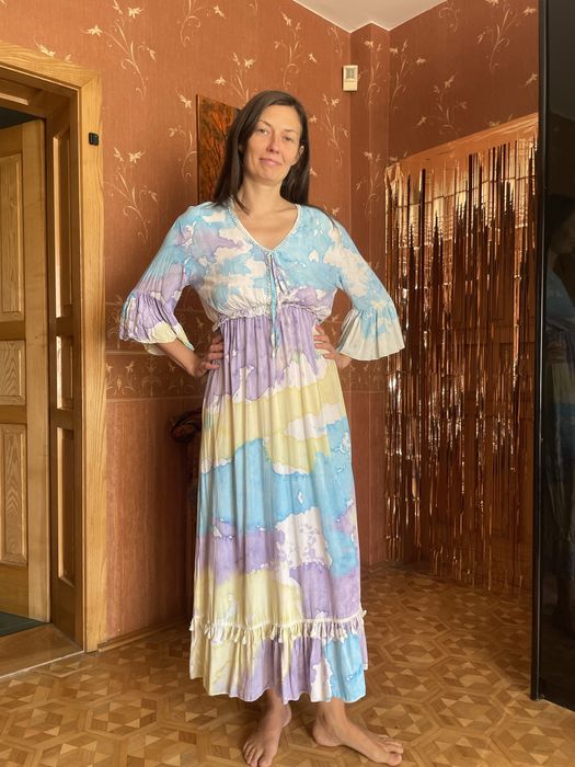 Sukienka z wiskozy pastelowa