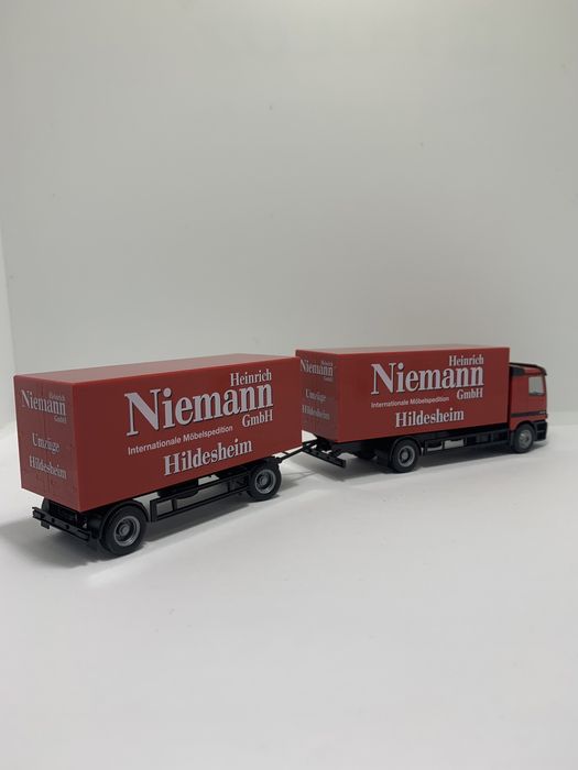 Camião Mercedes Actros da Herpa escala H0 1/87