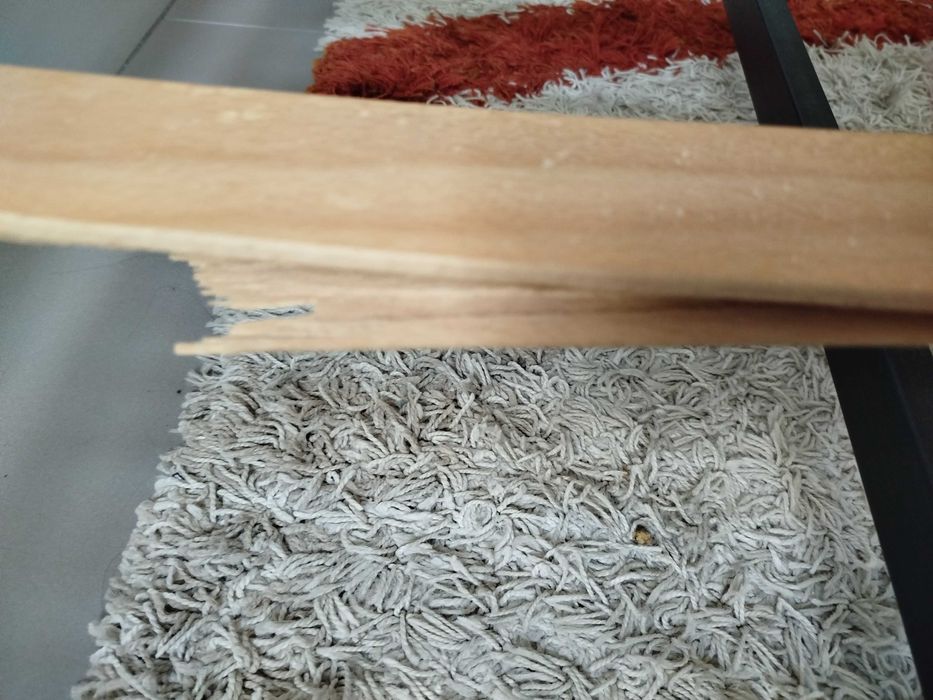 Sofá cama, em ripas