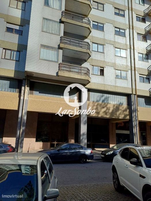 Apartamento T2, na zona da Rua Costa Cabral, junto ao Metro, dispon...