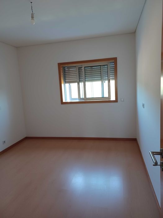 Apartamento T3 para arrendamento na Rua Tenente Valadim