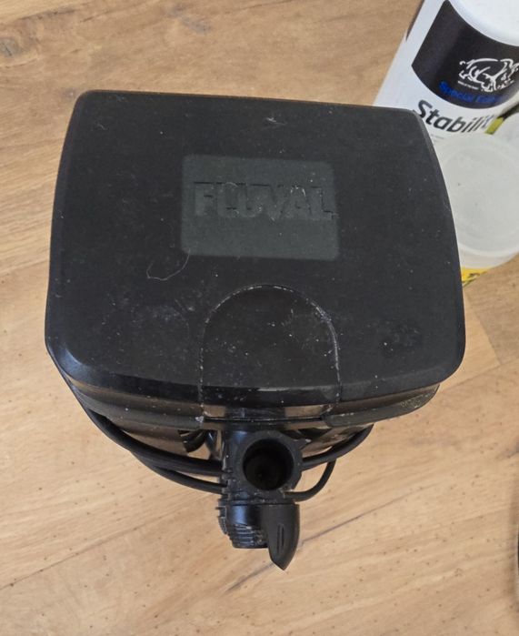 Akwarium i akcesoria z butla CO2