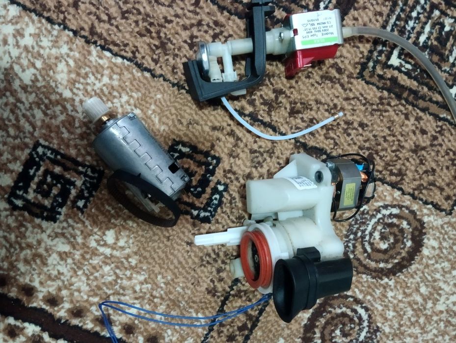 Запчастини до кавомашини delonghi