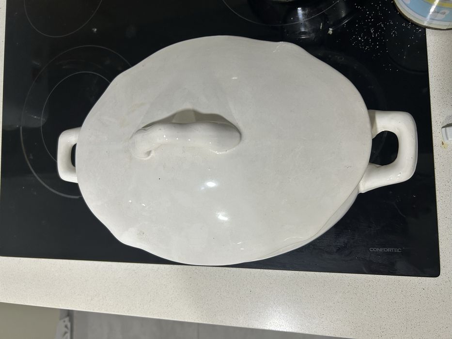 Terrina Antiga em Faiança Branca - Fábrica de Loiça de Sacavém