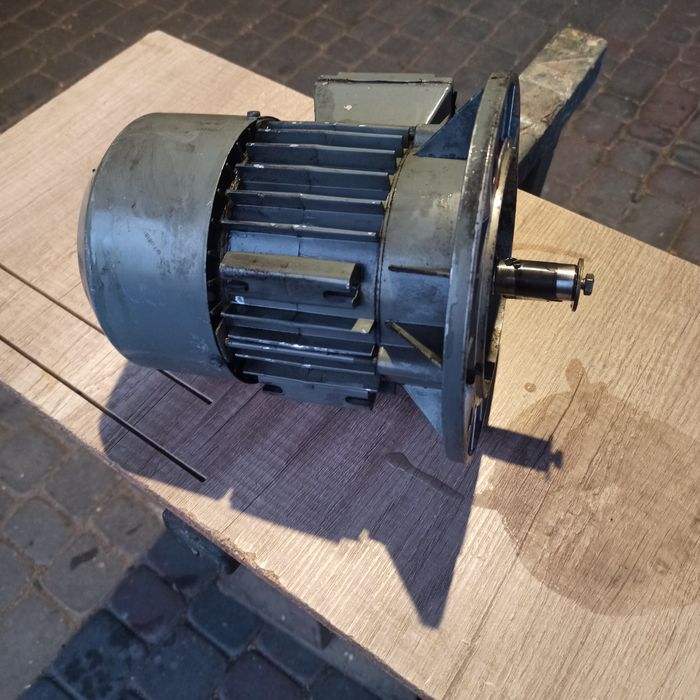 Silnik trzy fazowy 0.55 kw