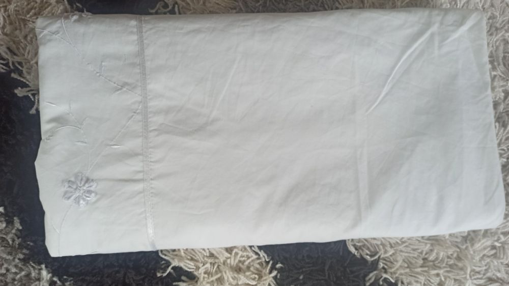 Pościel  z haftem  190/190 plus poszewka 45/70