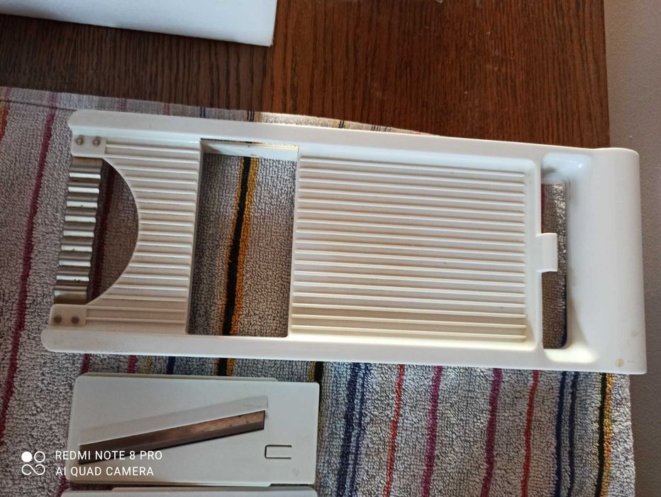 Uniwersalna ręczna szatkownica do warzyw