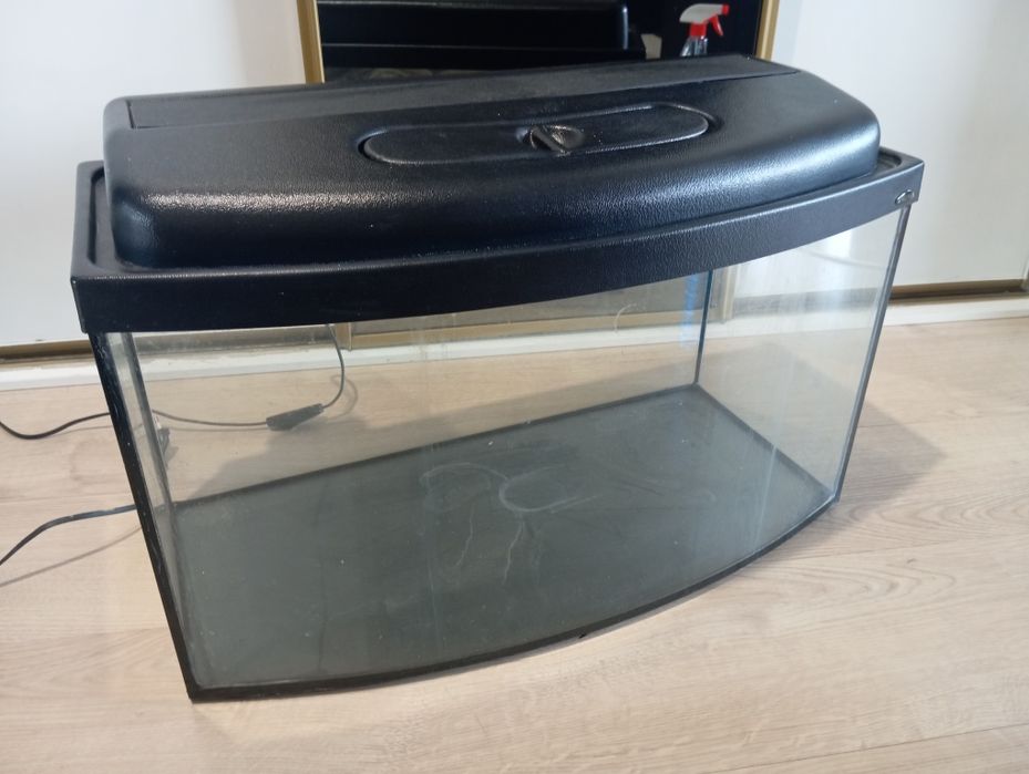 akwarium panoramiczne  okolo 50 litrow