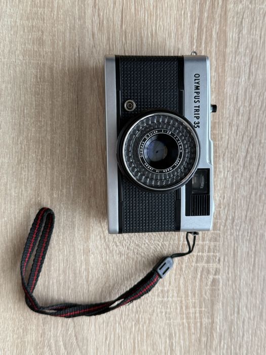 OLYMPUS TRIP 35 - фотоапарат