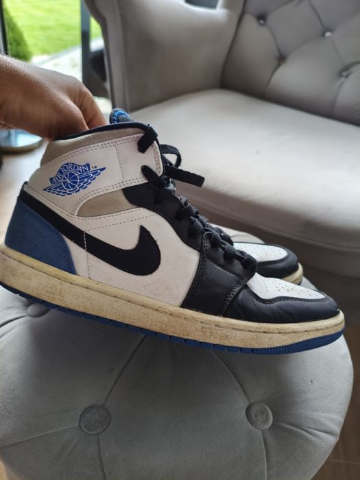 Nike Jordan 1 Mid SE rozm 42,5
Królewski Czarny Palec