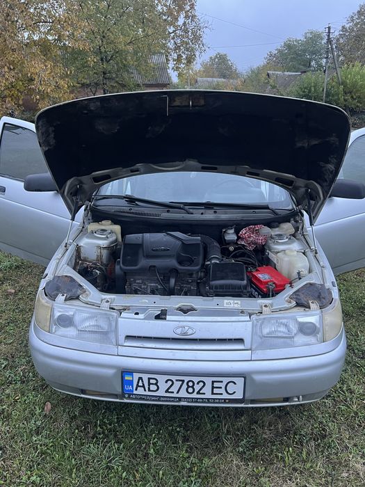 Автомобіль Ваз2112