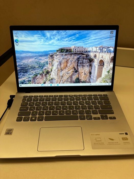 Продам ноутбук Asus Vivobook