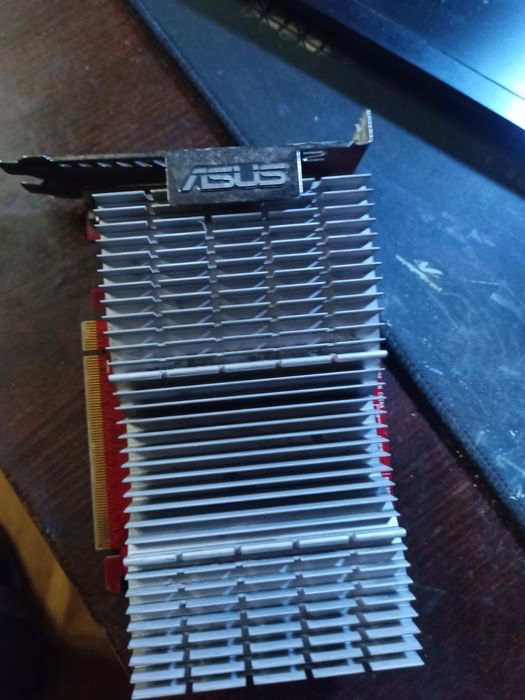 Видеокарта Asus Radeon HD 3650 Slient на 512 мб