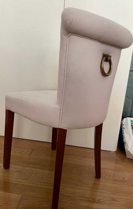 Conjunto 4 + 2 Cadeiras estofada elegante com pés de madeira