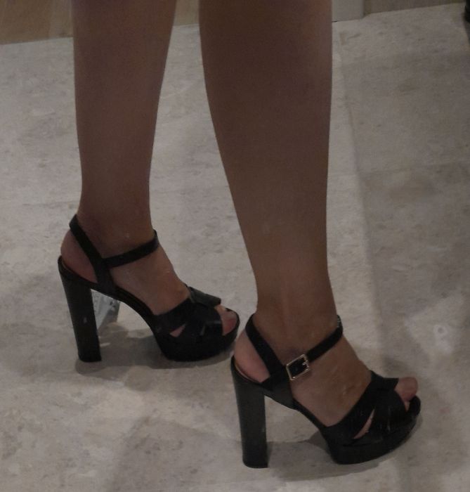 Sandálias pretas salto alto tamanho 36