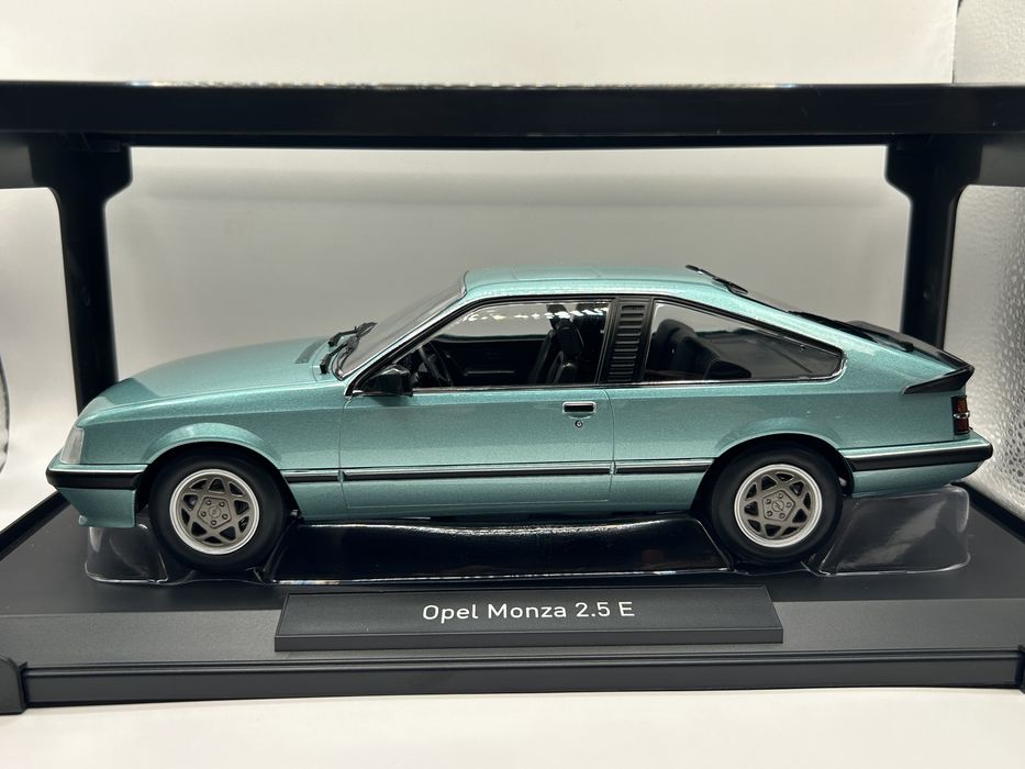 Opel Monza Norev 1/18