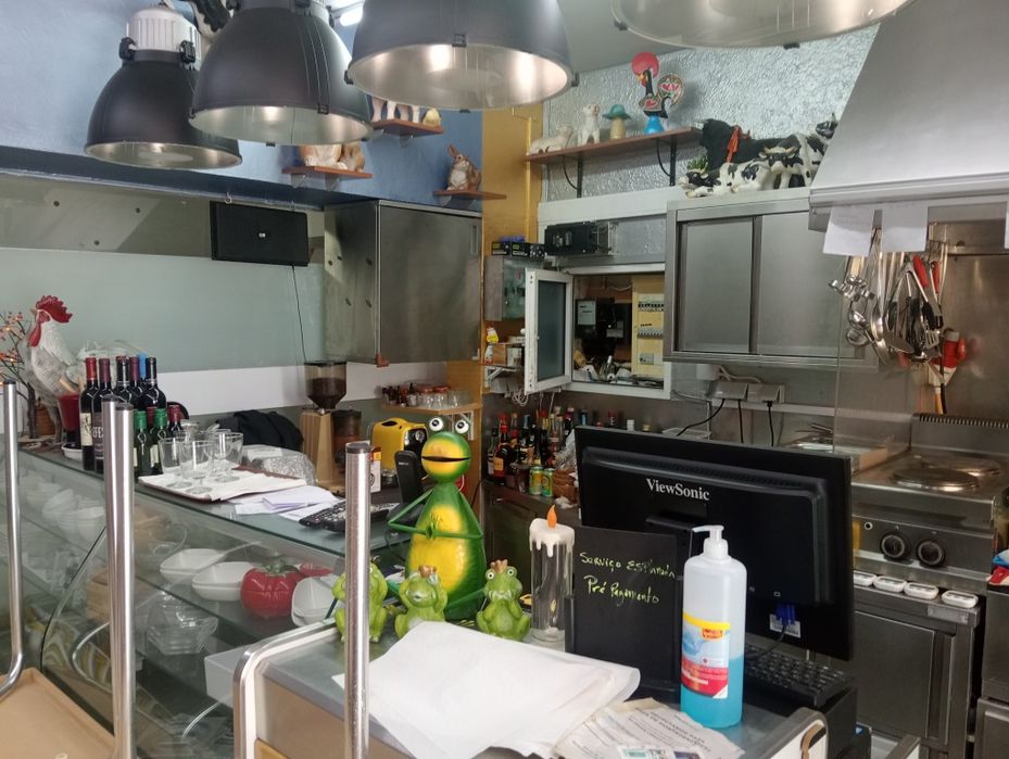 Trespasse churrasqueira Maria Albertina Mercado Rio d Mouro renda 250€